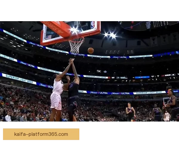 哈登连两场送14助攻成骑士队史第六人 莫布利创赛季新高砍34分17篮板