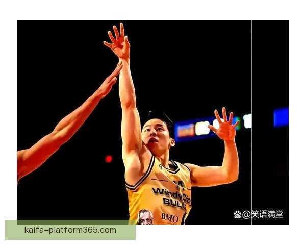 阿囧称球员靠自身努力赢得球迷尊重实力成就了他们的荣誉